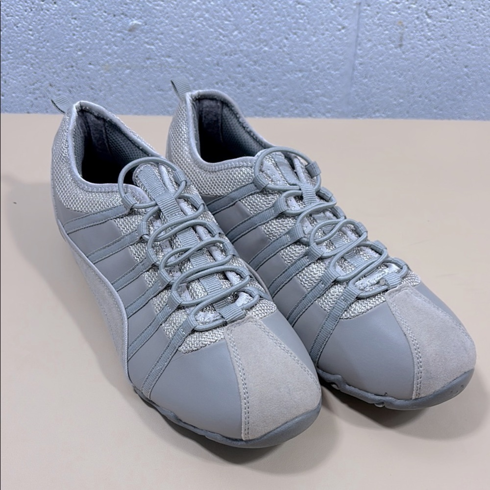 Women’s Gray Athletic / walking Shoes​​​​